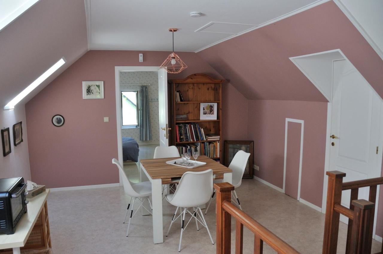 Suite Familiale Avec 2 Chambres Dans Une Villa - Quartier Vert Et Boise - 5 Kms De 那慕尔 外观 照片